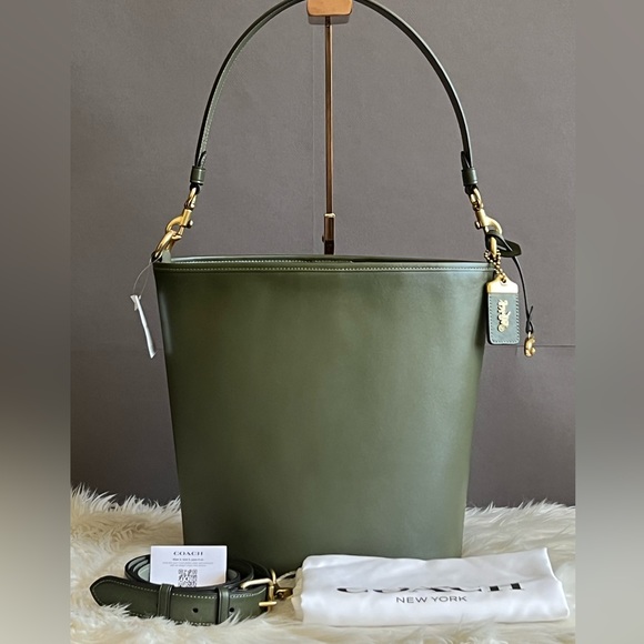 CH726 - Coach Dakota Bucket Bag - Picture 1 of 14
